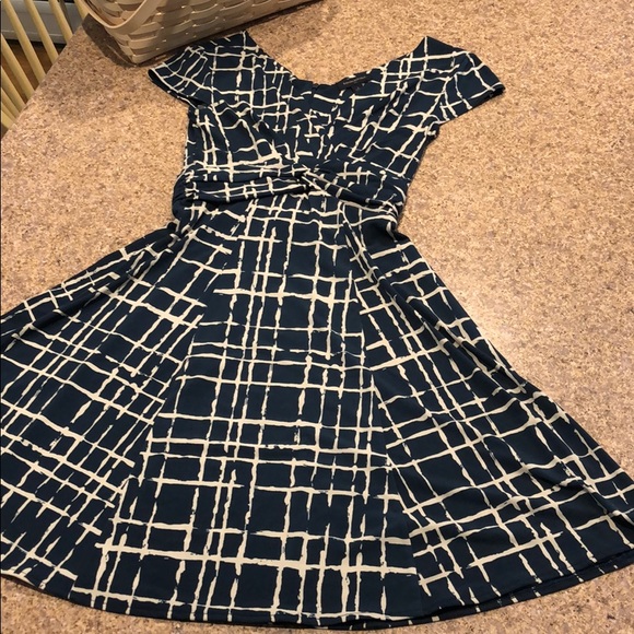 Banana Republic Dresses & Skirts - Blue and Cream/Off White Banana Republic Dress